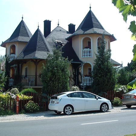 Ilona Kis Kastely Panzio Hotel Keszthely Luaran gambar