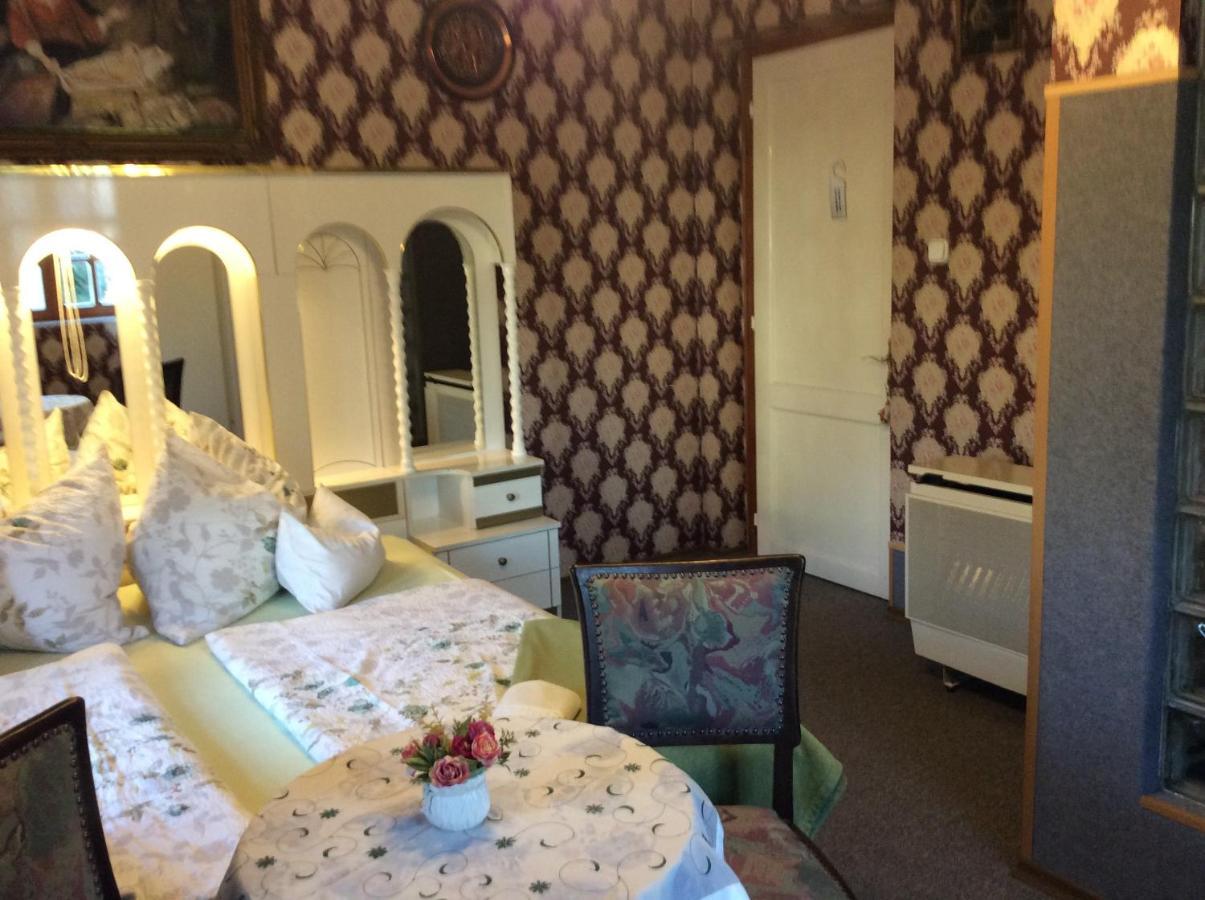 Ilona Kis Kastely Panzio Hotel Keszthely Luaran gambar