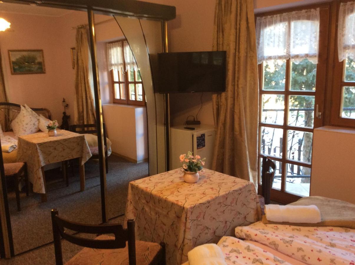 Ilona Kis Kastely Panzio Hotel Keszthely Luaran gambar